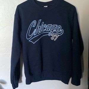 Blue sweatshirt with Chicago print